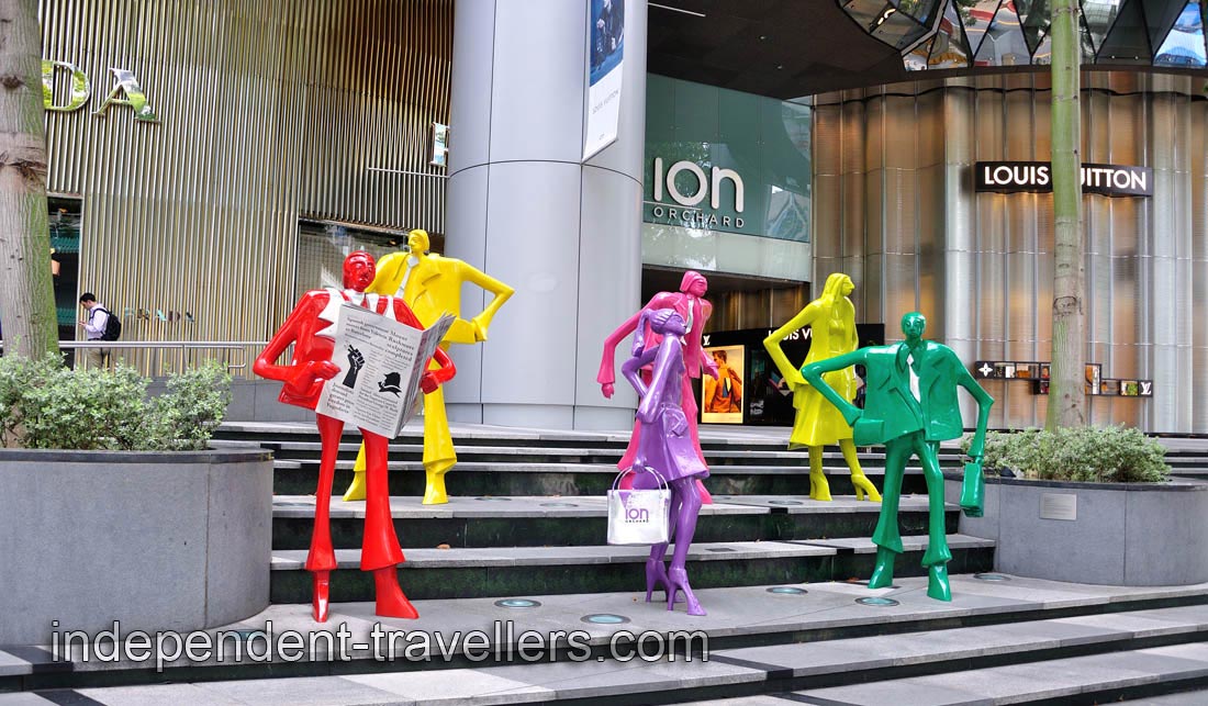 &ldquo;Urban People&rdquo; sculpture