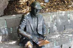 The statue of Eric Ragnor Sventenius (1910-1973) is in the garden
