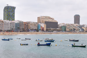 Gran Playa Canteras is surrounded by contemporary buildings