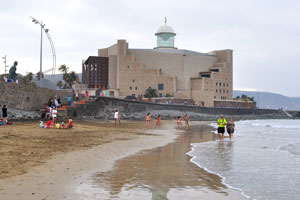 The auditorium of Auditorio Alfredo Kraus as seen from the beach of Las Canteras