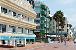 Ivory balconies belong to the holiday apartment of Apartamentos Presidente Playa