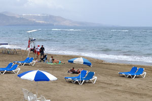 The beach of Las Canteras is a beautiful sandy beach but on this part of the island it doesn't get the sun until the afternoon