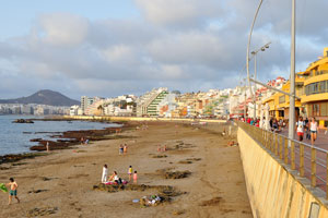 Paseo de Las Canteras just before sunset