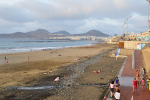 A public beach shower is installed in the southwestern part of Las Canteras beach