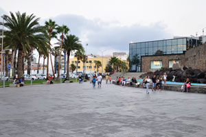 This square is in front of Centro Comercial Las Arenas