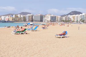 The beach of Gran Playa Canteras is magnificent in a sunny day