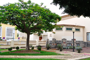 Plaza de la Caleta square is in Doramas Park