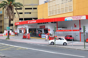 “Estación de Servicio Cepsa Plaza del Pino” gas station