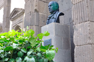 The bust of José Miguel Luján Pérez is created by Santiago Vargas Jorge in June 2006