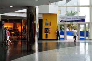 Being inside the entrance of “Centro Comercial El Muelle” shopping mall