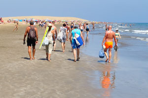 One of the best things about Maspalomas beach is the possibility to walk for hours if you wish