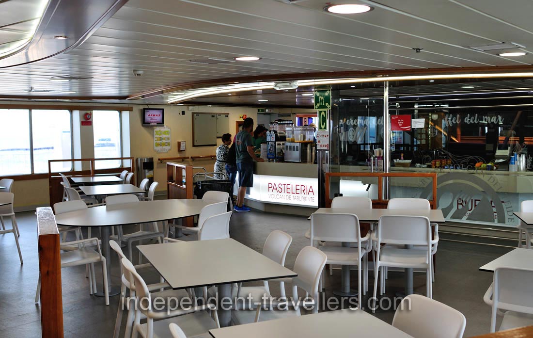 There is pasteleria inside Volcán de Taburiente ferry
