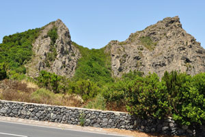 These rocks are located opposite Roque de Agando, just across GM-2 road