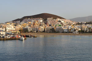 The city of Los Cristianos as seen from Volcán de Taburiente ferry