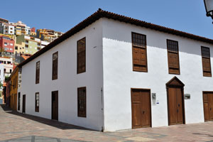 Calle Torres Padilla street is located in San Sebastián de La Gomera town