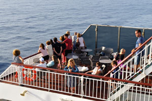 Many tourists prefer fresh air while travelling on Volcán de Taburiente ferry