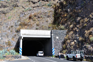 GM-1 road goes through the mountain tunnels