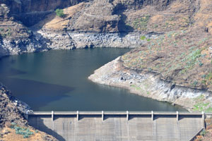 Barranco de la Laja reservoir and Chejelipes dam