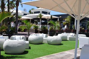 Papagayo Beach Club restaurant is located close to Playa Honda beach