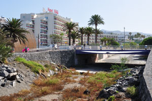 Hotel Troya as seen from the Avenida de Rafael Puig Lluvina bridge