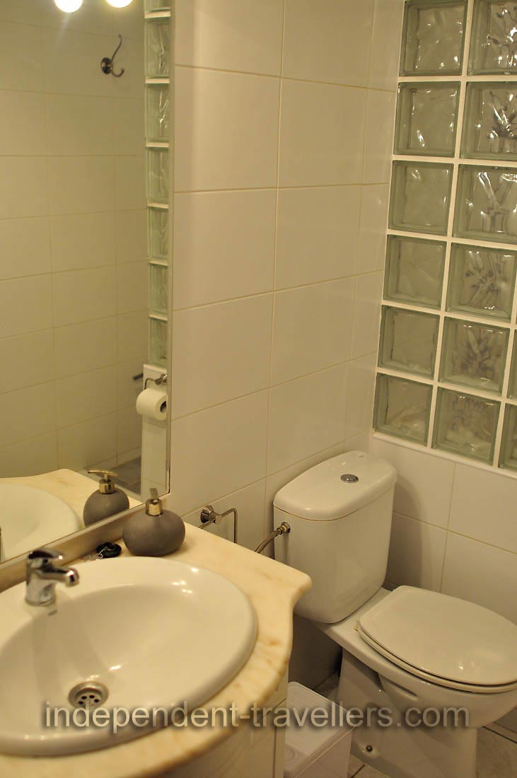 This is the wash basin in the apartment where we stayed in the &ldquo;San Marino&rdquo; apartment complex