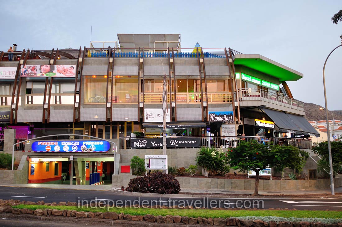 The New Yorker restaurant is located near DIALPRIX supermarket