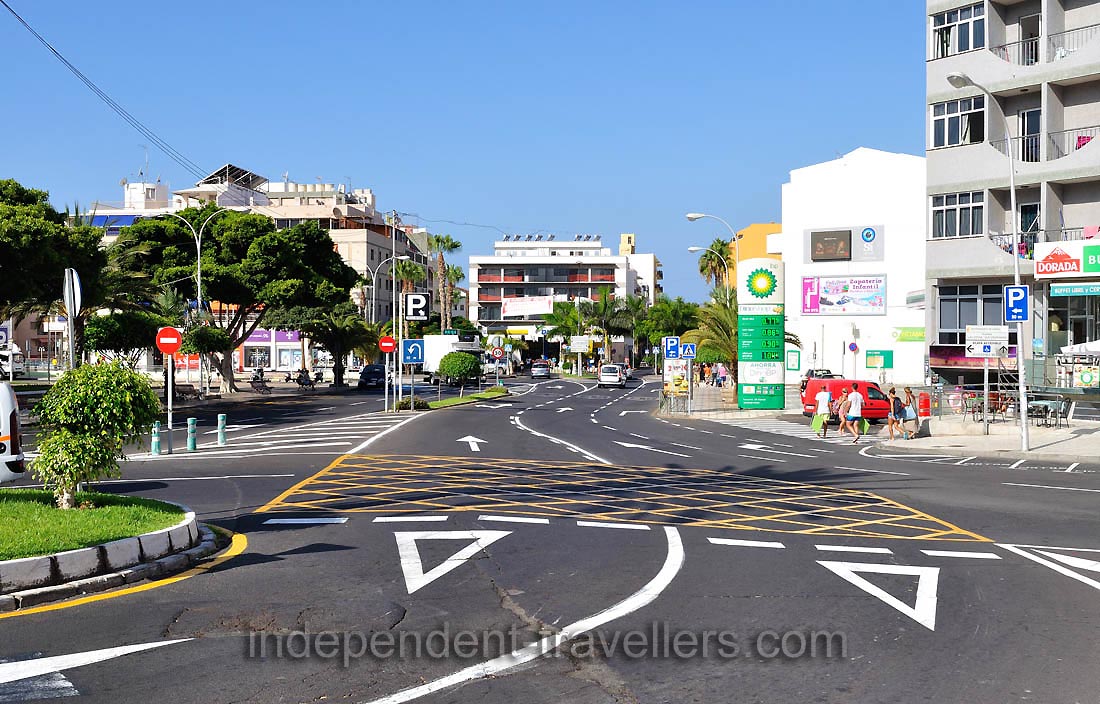 It is the beginning of Avenida de Los Playeros