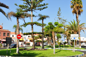 This roundabout is located near Plaza Pedro García Cabrera square