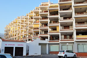 The “San Marino Holidays” apartment complex