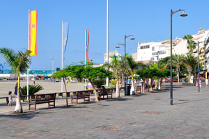 This seafront belongs to Playa de Los Cristianos beach