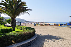 Playa de Las Vistas beach is really nice, clean and spacious