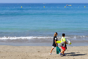 The sea on Playa de Las Vistas beach is calm, warm and great for children