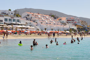 Playa de Las Vistas beach slopes gently into the sea and is ideal for children