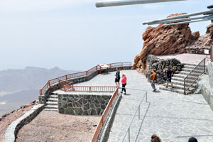 This observation platform is located directly below Teide Cable Car upper station