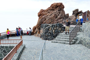 This observation deck is located directly below Teide Cable Car upper station