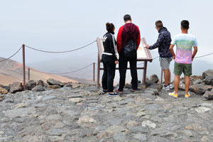 The “Pico Viejo Vantage Point” observation deck has an awesome view of Pico Viejo mountain peak