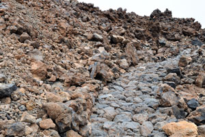 The trail #12 “Pico Viejo Vantage Point” is a stone footpath