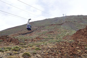 A cable car arrives to Teleférico del Teide lower station from the upper station