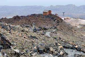The first few hundred meters from Teide Cable Car upper station, the slope of route leading to the peak is quite gentle