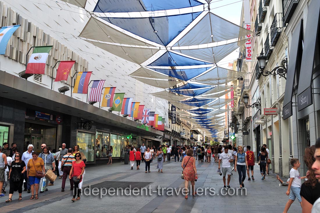 Calle de Preciados street