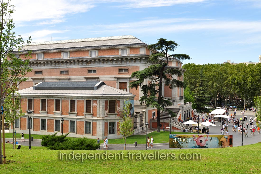 The Prado Museum collection currently comprises around 8200 drawings, 7600 paintings, 4800 prints and 1000 sculptures