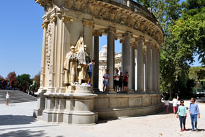 The colonnade of Monument to Alfonso XII is decorated by the “El Ejército” (The Army) sculpture by José Montserrat