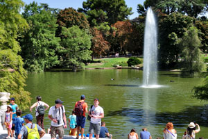 Crystal Palace pond with its fountain is magnificent