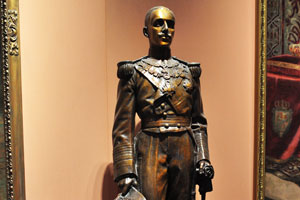 The statue to King Alfonso XIII by Lorenzo Coullaut Valera