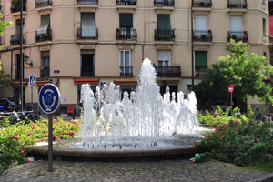 This roundabout with a fountain connects Calle Argumosa and Calle del Doctor Fourquet streets