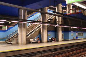 This is the interior of Colonia Jardín subway station