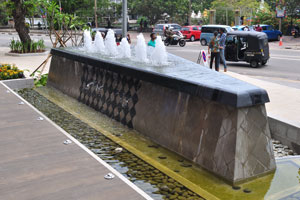 This fountain is located in the front of the Colombo City Centre