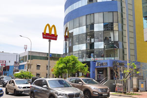 McDonald's - Kollupitiya fast food restaurant