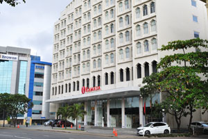 Ramada Colombo is a 4-star hotel