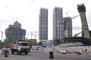 The construction site of the Cinnamon Life Colombo is full of workers